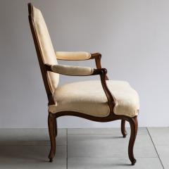 LARGE MID 18TH CENTURY LOUIS XV FAUTEUIL OR OPEN ARM CHAIR - 3550698