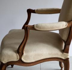 LARGE MID 18TH CENTURY LOUIS XV FAUTEUIL OR OPEN ARM CHAIR - 3614207