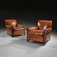 LARGE PAIR OF ANTIQUE LEATHER UPHOLSTERED CLUB ARMCHAIRS - 2818030