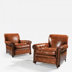 LARGE PAIR OF ANTIQUE LEATHER UPHOLSTERED CLUB ARMCHAIRS - 2823089