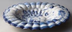 LATE 17TH CENTURY CIRCULAR FRUIT DISH WITH FLUTED EDGES - 690882