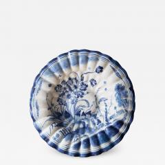 LATE 17TH CENTURY CIRCULAR FRUIT DISH WITH FLUTED EDGES - 691314