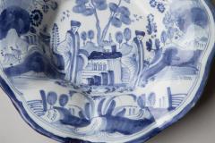 LATE 17TH CENTURY SMALL DELFT CIRCULAR LOBED FRUIT DISH WITH FLUTED EDGES - 4598521