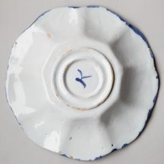 LATE 17TH CENTURY SMALL DELFT CIRCULAR LOBED FRUIT DISH WITH FLUTED EDGES - 4598522