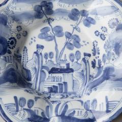 LATE 17TH CENTURY SMALL DELFT CIRCULAR LOBED FRUIT DISH WITH FLUTED EDGES - 4598523