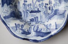 LATE 17TH CENTURY SMALL DELFT CIRCULAR LOBED FRUIT DISH WITH FLUTED EDGES - 4598526