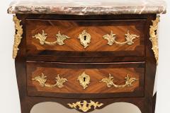 LOUIS XV PERIOD SMALL BOMB ROSEWOOD COMMODE circa 1750 - 748703