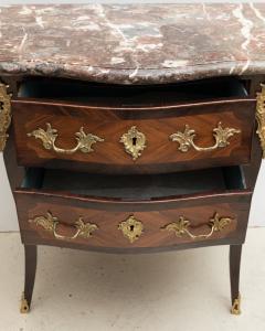 LOUIS XV PERIOD SMALL BOMB ROSEWOOD COMMODE circa 1750 - 748704