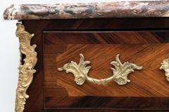 LOUIS XV PERIOD SMALL BOMB ROSEWOOD COMMODE circa 1750 - 748705
