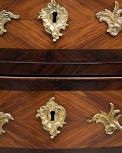 LOUIS XV PERIOD SMALL BOMB ROSEWOOD COMMODE circa 1750 - 748706