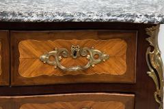 LOUIS XV ROSEWOOD AND AMARANTH CROSS BANDED COMMODE FA ADE CINTR E  - 3563133