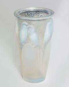 Lalique Ceylan Opalescent Glass Vase - 2111136