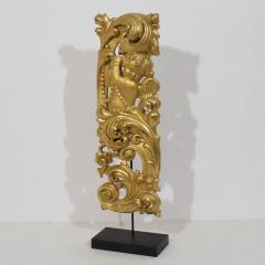 Large 18th Century Italian Hand Carved Giltwood Baroque Curl Ornament With Angel - 4518454