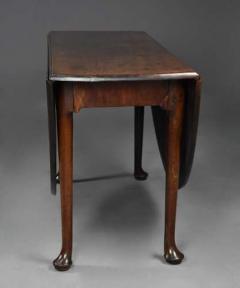 Large 18thc solid walnut drop leaf dining table of fine faded patina - 4756008