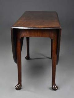 Large 18thc solid walnut drop leaf dining table of fine faded patina - 4756009