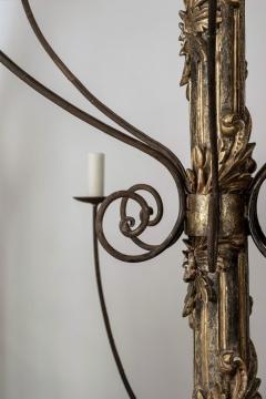 Large Hand Carved Giltwood Italian Twelve Arm Chandelier - 4016144
