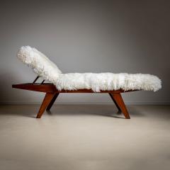 Large Mid Century Wooden Daybed with Adjustable Headrest - 4431860