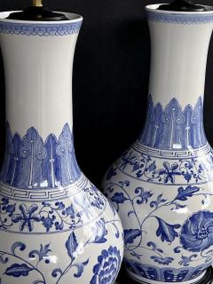 Large Pair Chinese Blue White Bottle form Lamps - 4521432