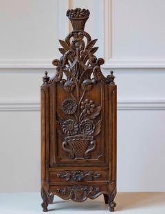 Large Proven al Walnut Fariniero with Carved Openwork Early 19th Century - 4473907