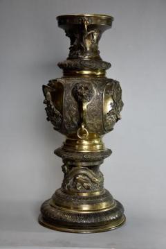 Large fine quality late 19thc Japanese Meiji period bronze vase - 4774352