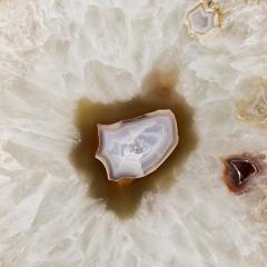 Large lace agate slice of white quartz with subtle taupe and amethyst banding - 4577195