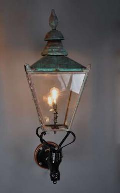 Large pair of Windsor style copper street lanterns supported on wall brackets - 4757036