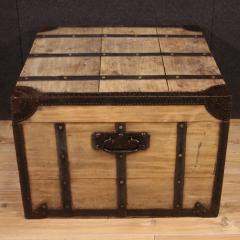 Large wooden trunk from the 20th century - 3939418