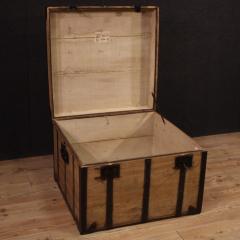 Large wooden trunk from the 20th century - 3939421
