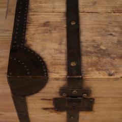 Large wooden trunk from the 20th century - 3939425