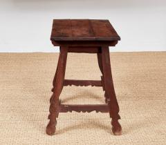 Late 17th c Italian Walnut Side Table with Scalloped Front - 4341499