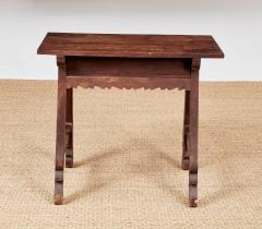 Late 17th c Italian Walnut Side Table with Scalloped Front - 4341506