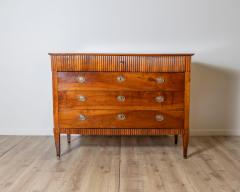 Late 18th Century Italian Directoire Chest of Drawers in Walnut Veneto Region - 4205602