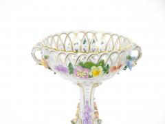 Late 19th Century German Porcelain Reticulated Floral Centerpiece Bowl - 4553170