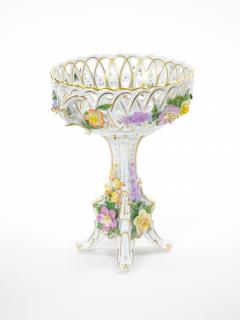 Late 19th Century German Porcelain Reticulated Floral Centerpiece Bowl - 4553175