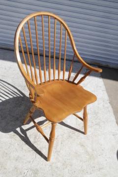 Late 20th Century Amish Oak Continuous Windsor Armchair - 4107328