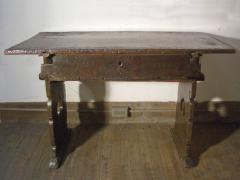 Late Gothic Swiss Early 17th Century Rustic Walnut Table - 670671