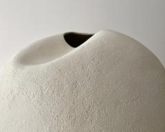Laura Pasquino Dutch Contemporary Fold Vessel i Stoneware Ceramic Sculptural Urn Vase - 4605561