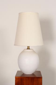 Lee Rosen Vintage White Stippled Ceramic Orb Table Lamp by Lee Rosen for Design Technics - 4543179