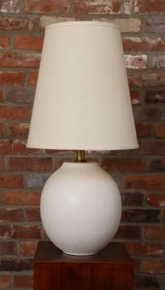 Lee Rosen Vintage White Stippled Ceramic Orb Table Lamp by Lee Rosen for Design Technics - 4543180