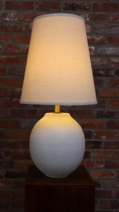 Lee Rosen Vintage White Stippled Ceramic Orb Table Lamp by Lee Rosen for Design Technics - 4543182