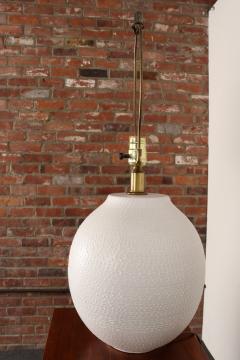 Lee Rosen Vintage White Stippled Ceramic Orb Table Lamp by Lee Rosen for Design Technics - 4543185