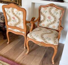 Lewis Mittman Lewis Mittman French Louis XV Style Arm Chairs a Pair - 1932461