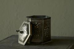 Lidded Box with Grape Decoration in Patinated Silver Plated Brass 19th Century - 4582259