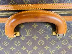 Louis Vuitton Louis Vuitton Monogram Holdall Luggage Bag or Suitcase - 1676560