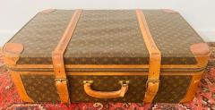 Louis Vuitton Louis Vuitton Monogram Holdall Luggage Bag or Suitcase - 2864991