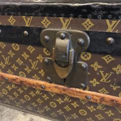 Beautiful Louis Vuitton monogrammed cabin trunk between 1909 and 1914,  completely renovated according to the rules of art