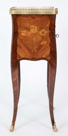 Louis XV Three Drawer Petite Commode - 4526354