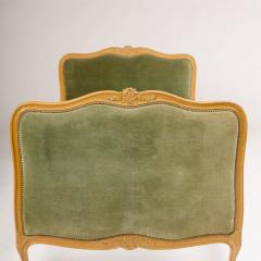 Louis XV style day bed with green velvet upholstered headboard and footboard - 1886184