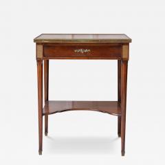 Louis XVI Style Writing Table in Walnut with Leather Top and Bronze Details - 4508366