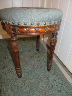 Lovely Louis XVI Oval Floral Needlepoint Stool Bench - 1325382